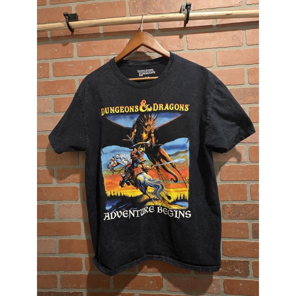 Dungeons & Dragons Black T-Shirt Medium.    Sku 99